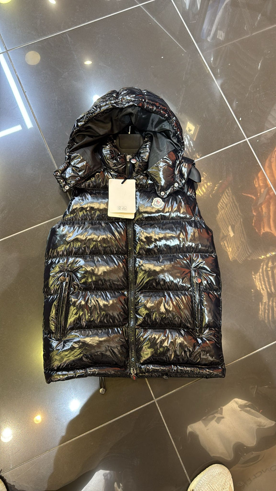Moncler Maya prsluk lakirani