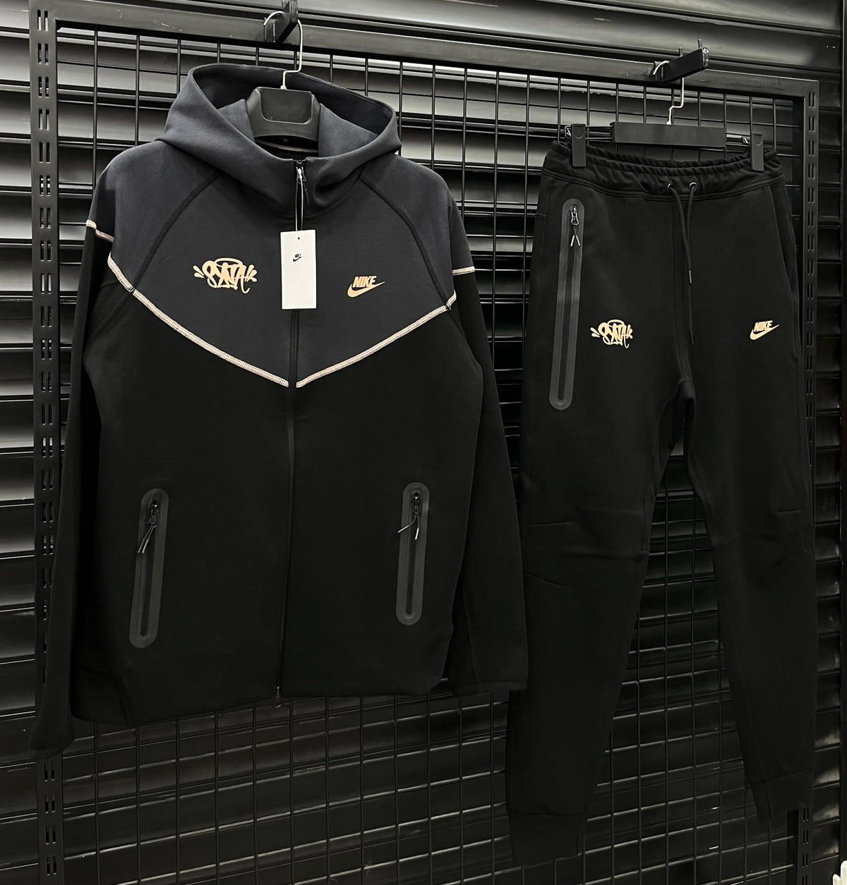 Nike x Syna TechFleece komplet