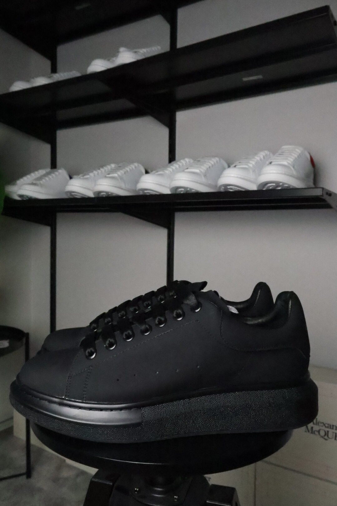 Alexander McQueen "BLACK"