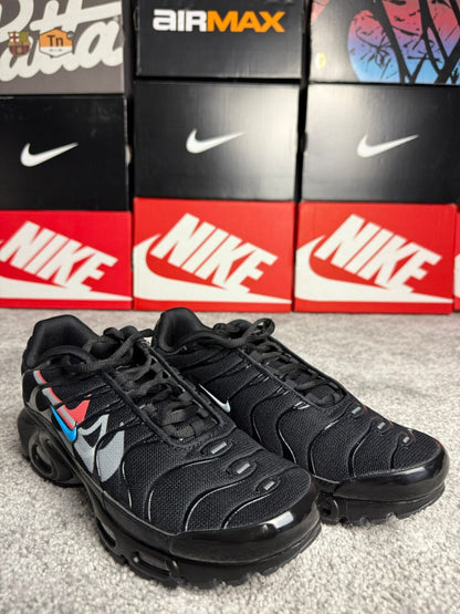 NIKE AIR MAX PLUS TN "Multi Swoosh Crimson"
