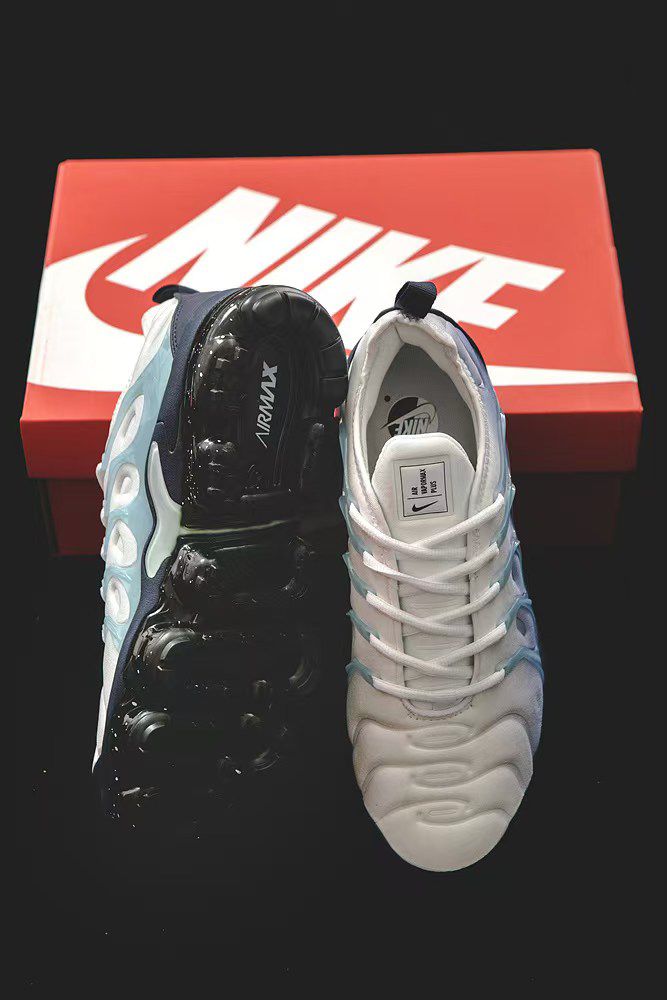 NIKE AIR VAPORMAX Plus BLIZZARD
