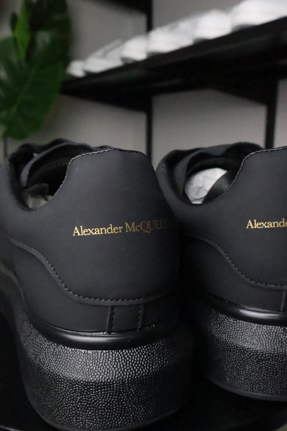 Alexander McQueen "BLACK"