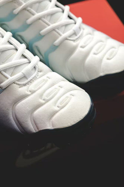 NIKE AIR VAPORMAX Plus BLIZZARD