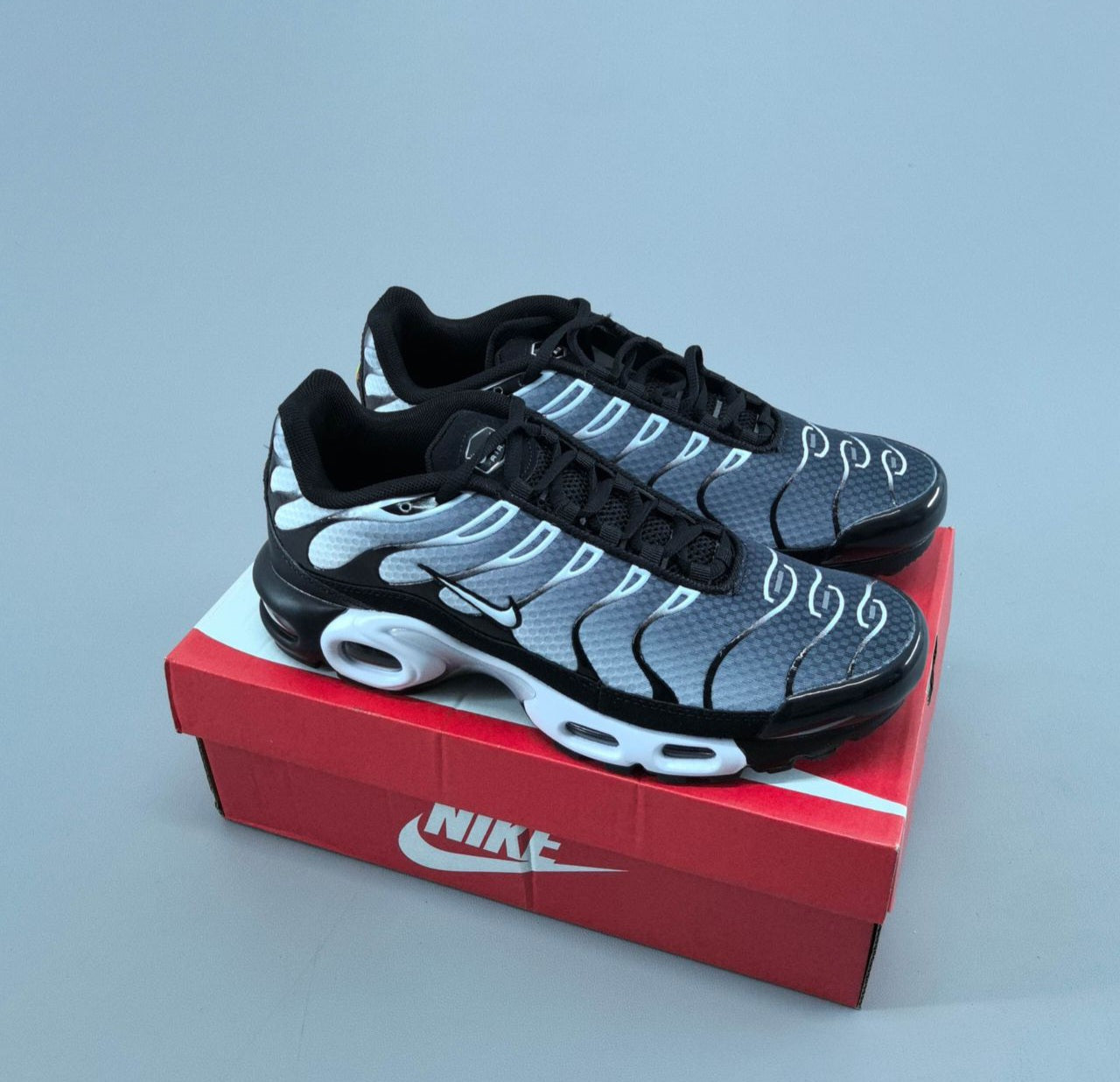 NIKE AIR MAX TN Black Metallic Silver